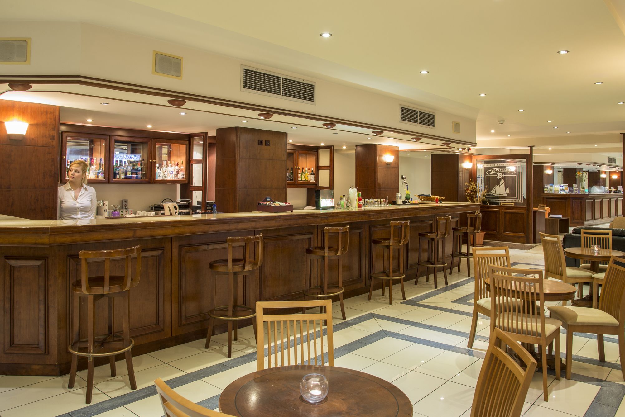 Photo - Manousos City Hotel
