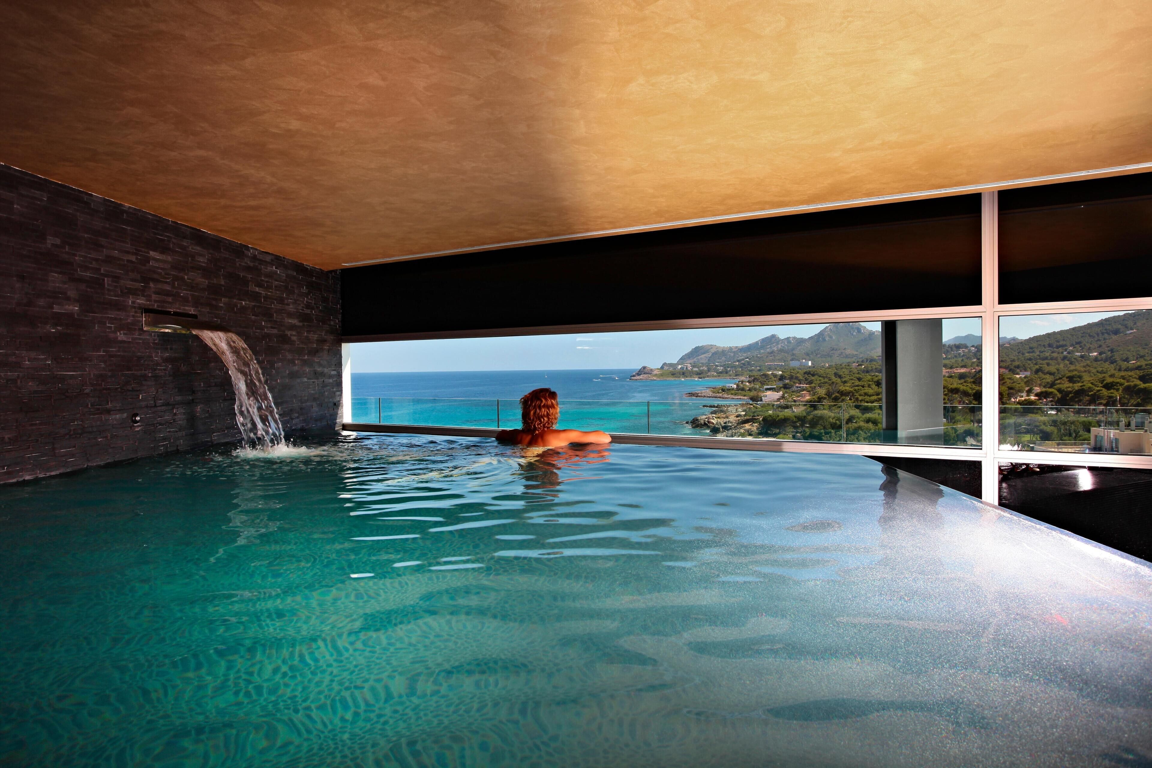Indoor pool, outdoor pool