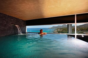 Indoor pool, outdoor pool - Son Moll Sentits Hotel & Spa (Capdepera)