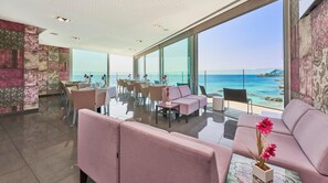 2 间餐厅，供应早餐