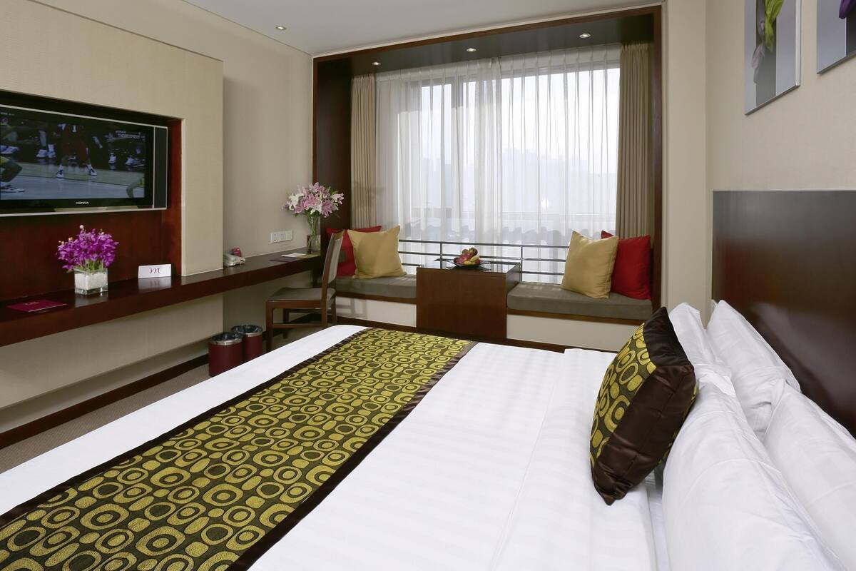 Standard Room, 1 King Bed