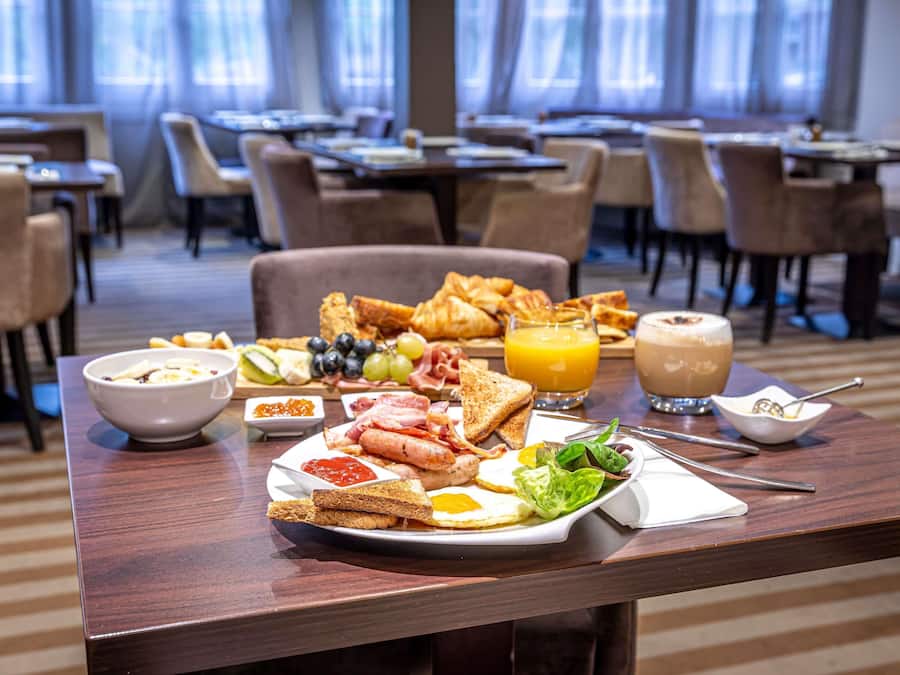 Daily buffet breakfast for a fee