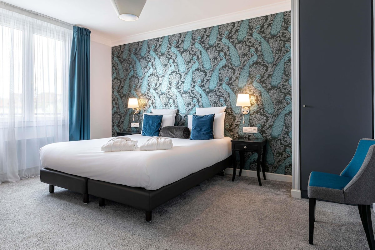 Privilege, Room, 1 Double Bed | Premium bedding, in-room safe, desk, soundproofing