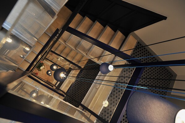 Staircase - Mercure Paris Saint Cloud Hippodrome (Saint-Cloud)