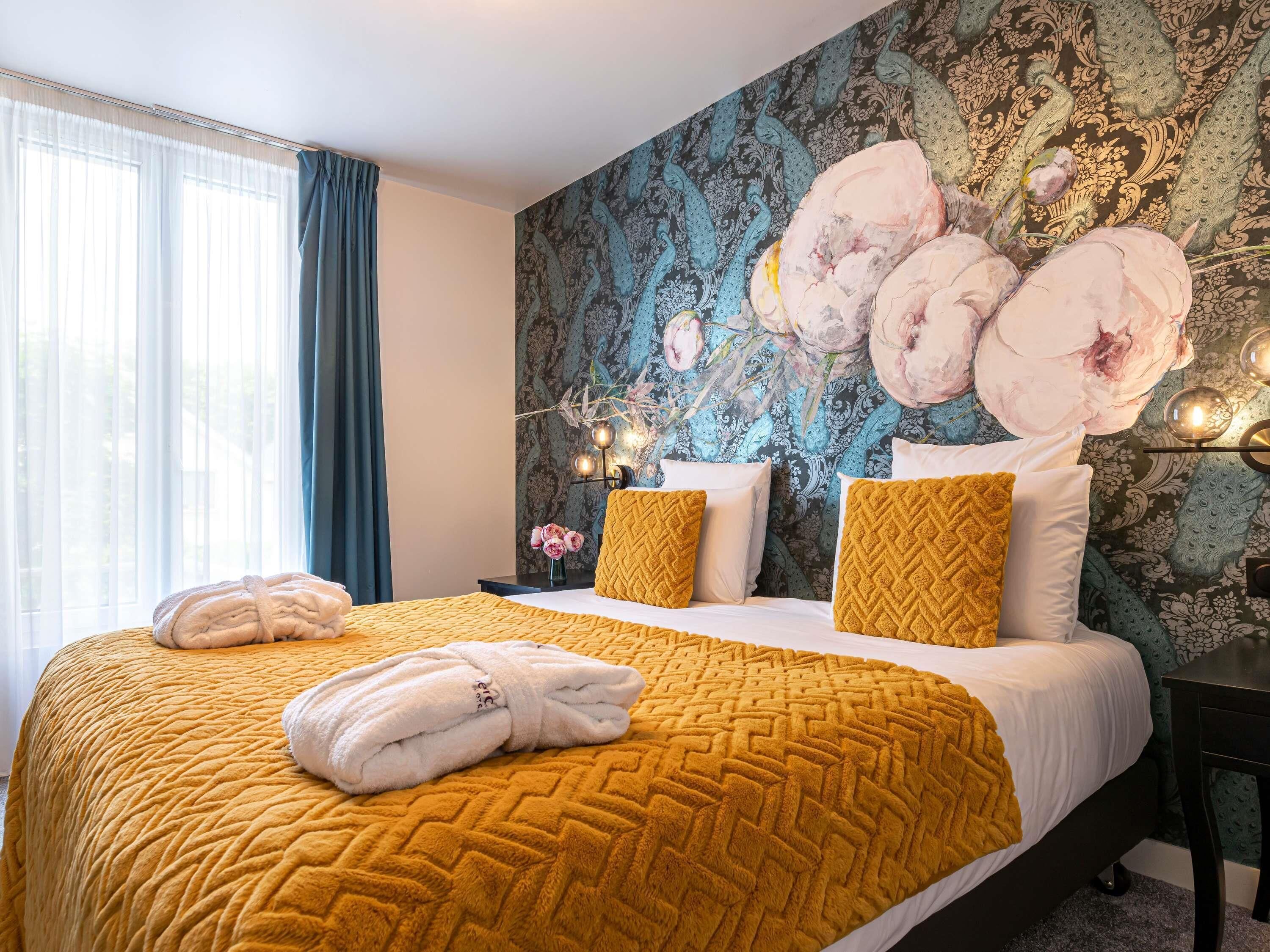 Sengetøy av topp kvalitet, safe på rommet, skrivebord og lydisolert