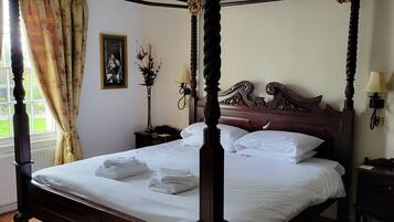 Deluxe Room | Individually decorated, individually furnished, iron/ironing board