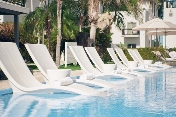 Outdoor pool, open 7:00 AM to 10:00 PM, free cabanas, pool umbrellas - Las Terrazas Resort and Residences Ambergris (San Pedro)