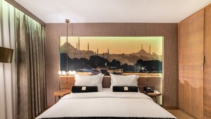 Allergitestet sengetøy, minibar, safe på rommet og skrivebord