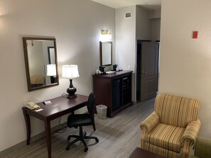 Suite, Multiple Beds, Non Smoking (2 Queenbed)