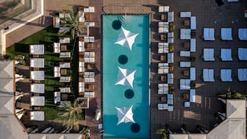 Outdoor pool, pool cabanas (surcharge), pool umbrellas