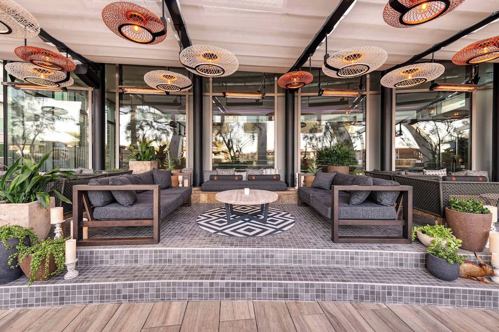 W Scottsdale