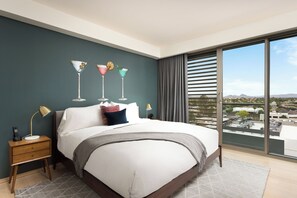 Premium bedding, minibar, in-room safe, desk - W Scottsdale (Scottsdale)