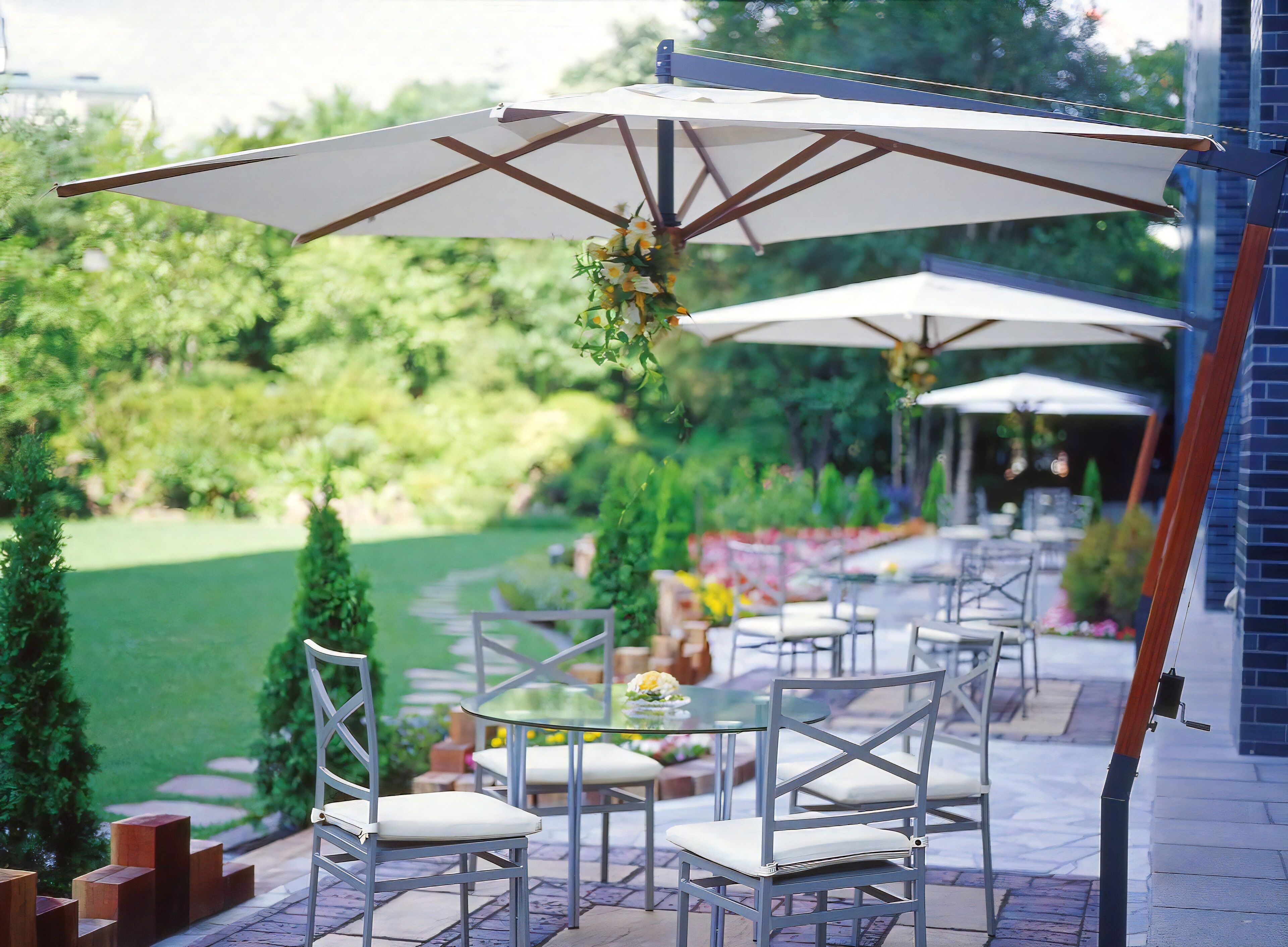 3 restaurants, breakfast, lunch, dinner served; italian cuisine