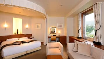 Executive Premium Double Room | Desk, blackout drapes, free WiFi