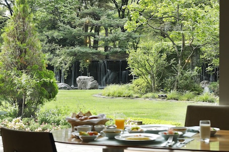 Garden. Sapporo Park Hotel