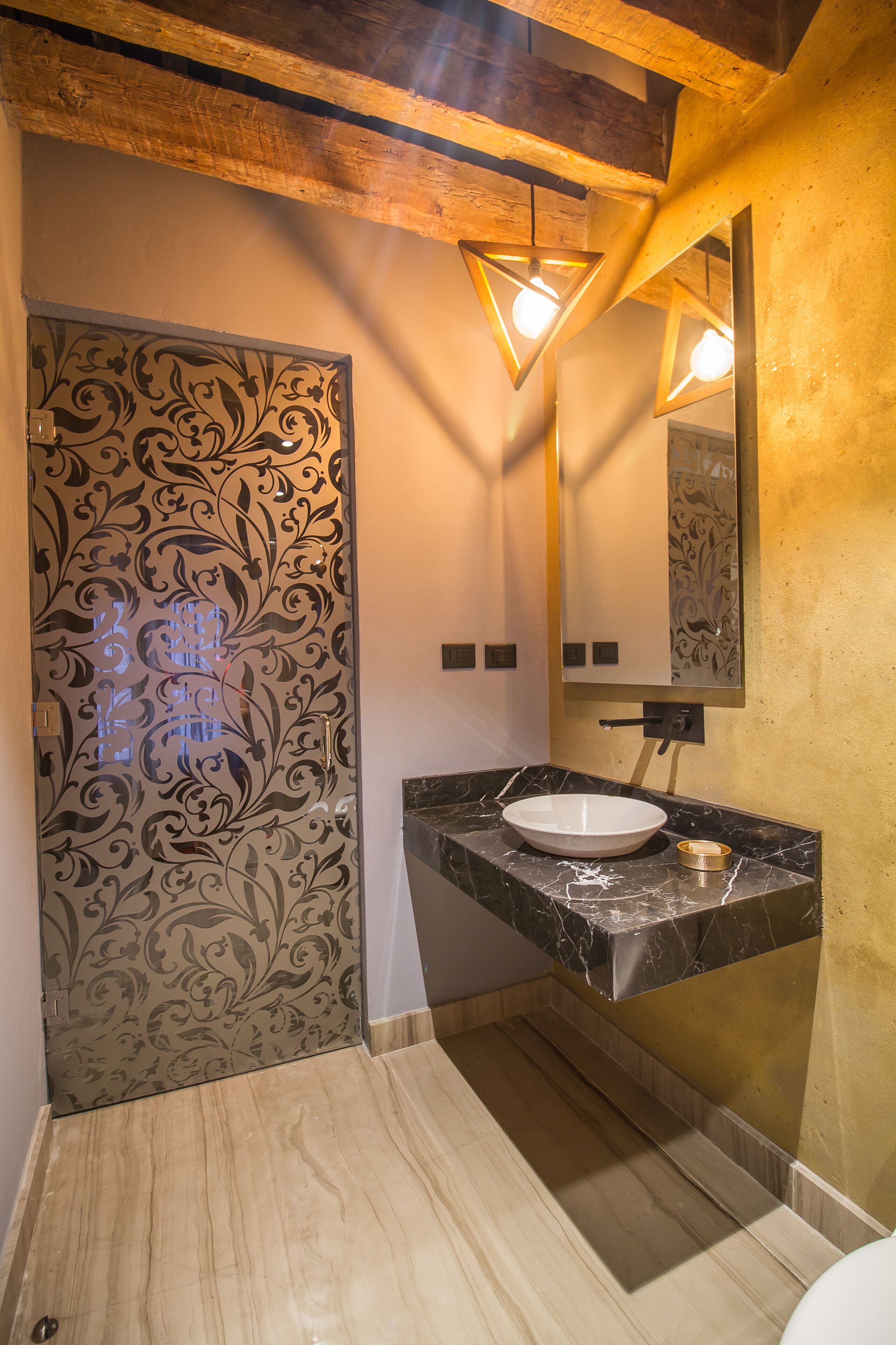 master suite | bathroom | free toiletries, hair dryer, towels