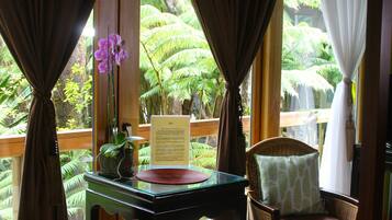 Premium bedding, pillowtop beds, blackout drapes, free WiFi