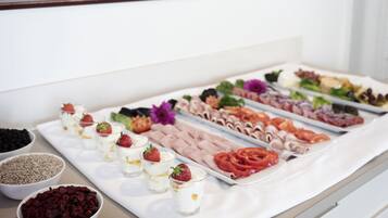 Free buffet breakfast