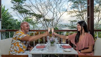 Couples’ dining