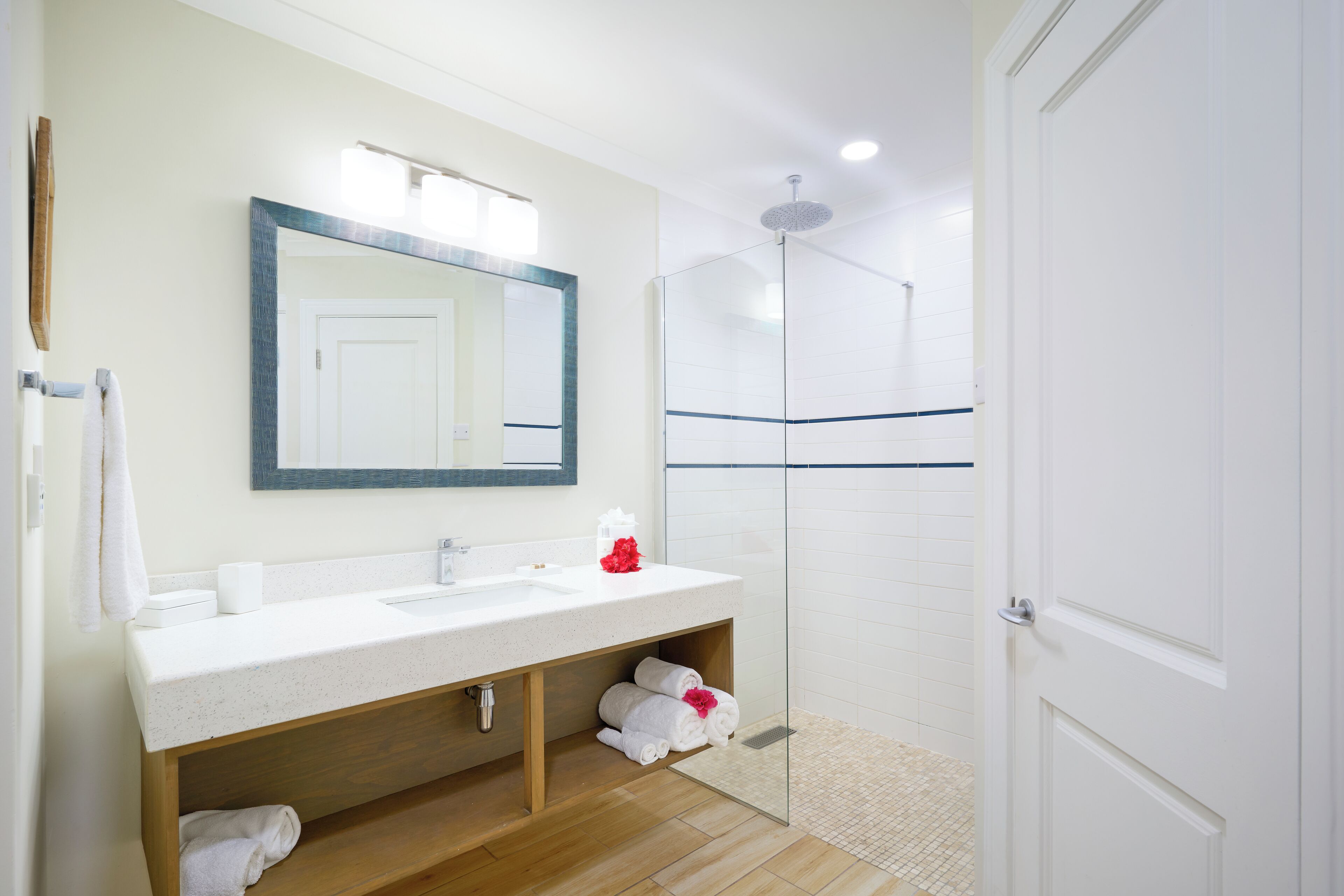 studio suite, 1 king bed, balcony, sea view (cinnamon) | bathroom | shower, designer toiletries, hair dryer, bathrobes