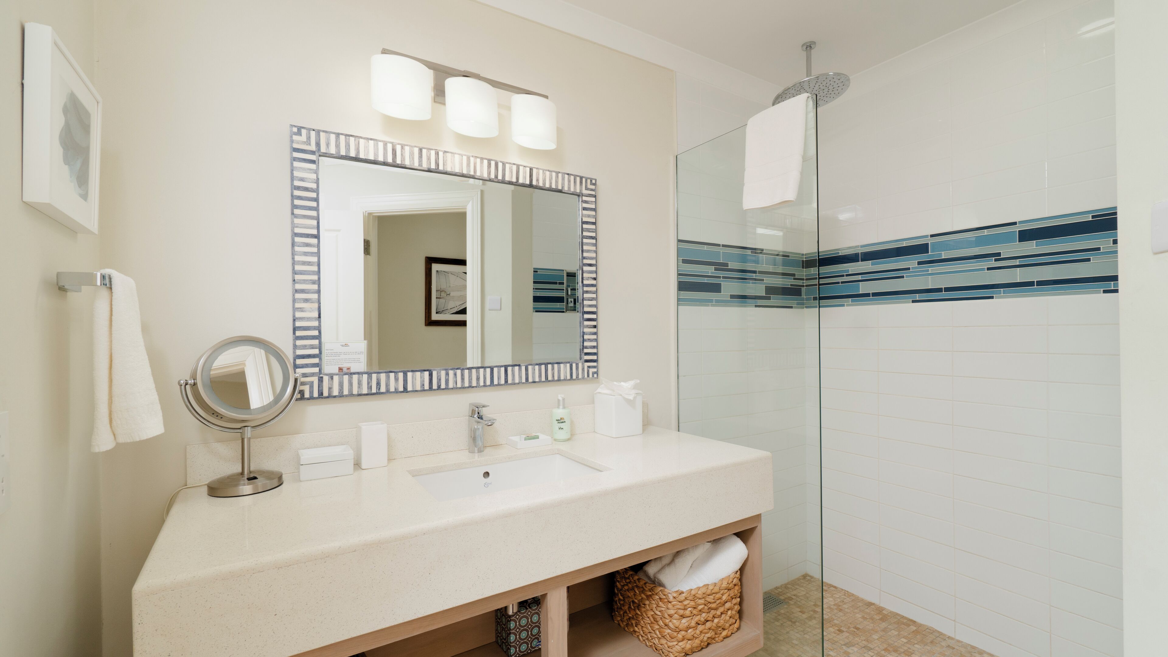 studio suite, 1 king bed, balcony, sea view (cinnamon) | bathroom | shower, designer toiletries, hair dryer, bathrobes