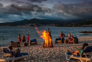 Am Strand, weißer Sandstrand, kostenloser Shuttle zum Strand