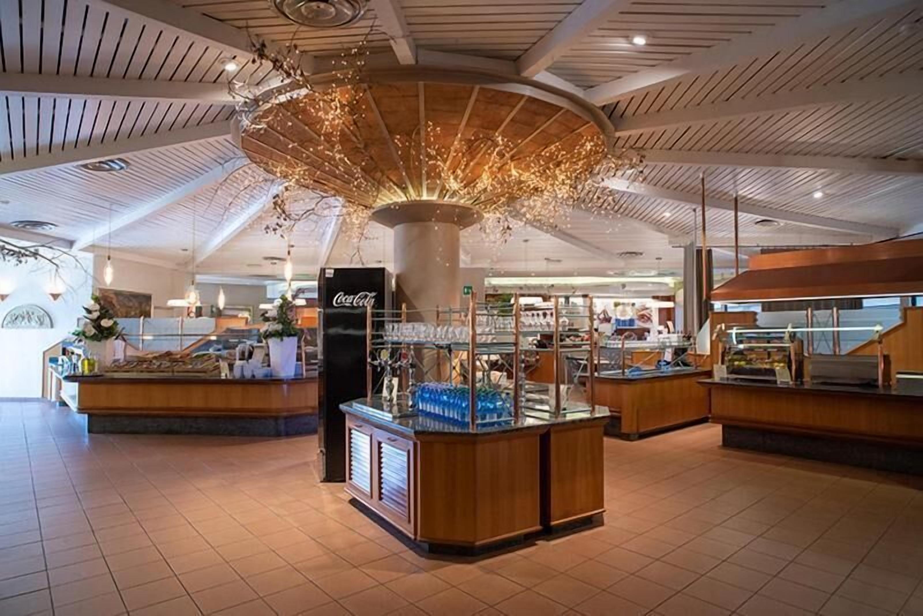 Aperto a colazione, pranzo e cena