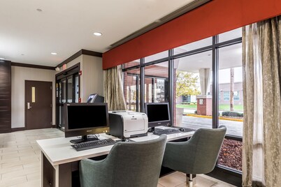 Holiday Inn Indianapolis Downtown by IHG