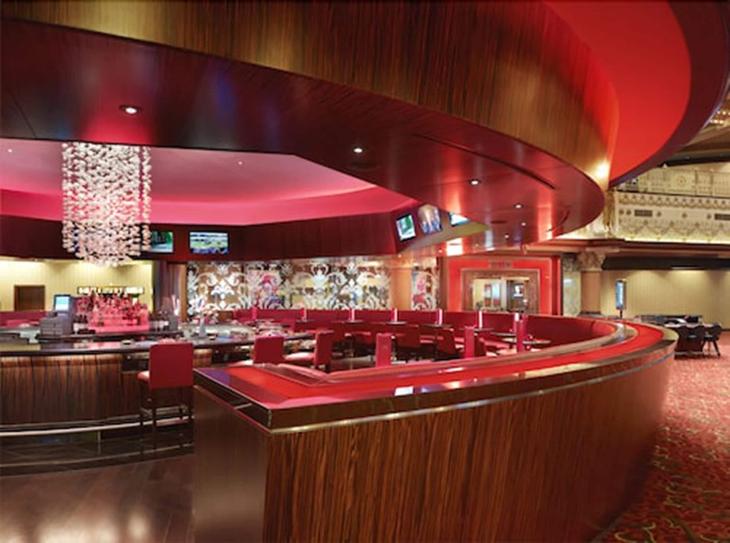 2 bars/lounges, poolside bar