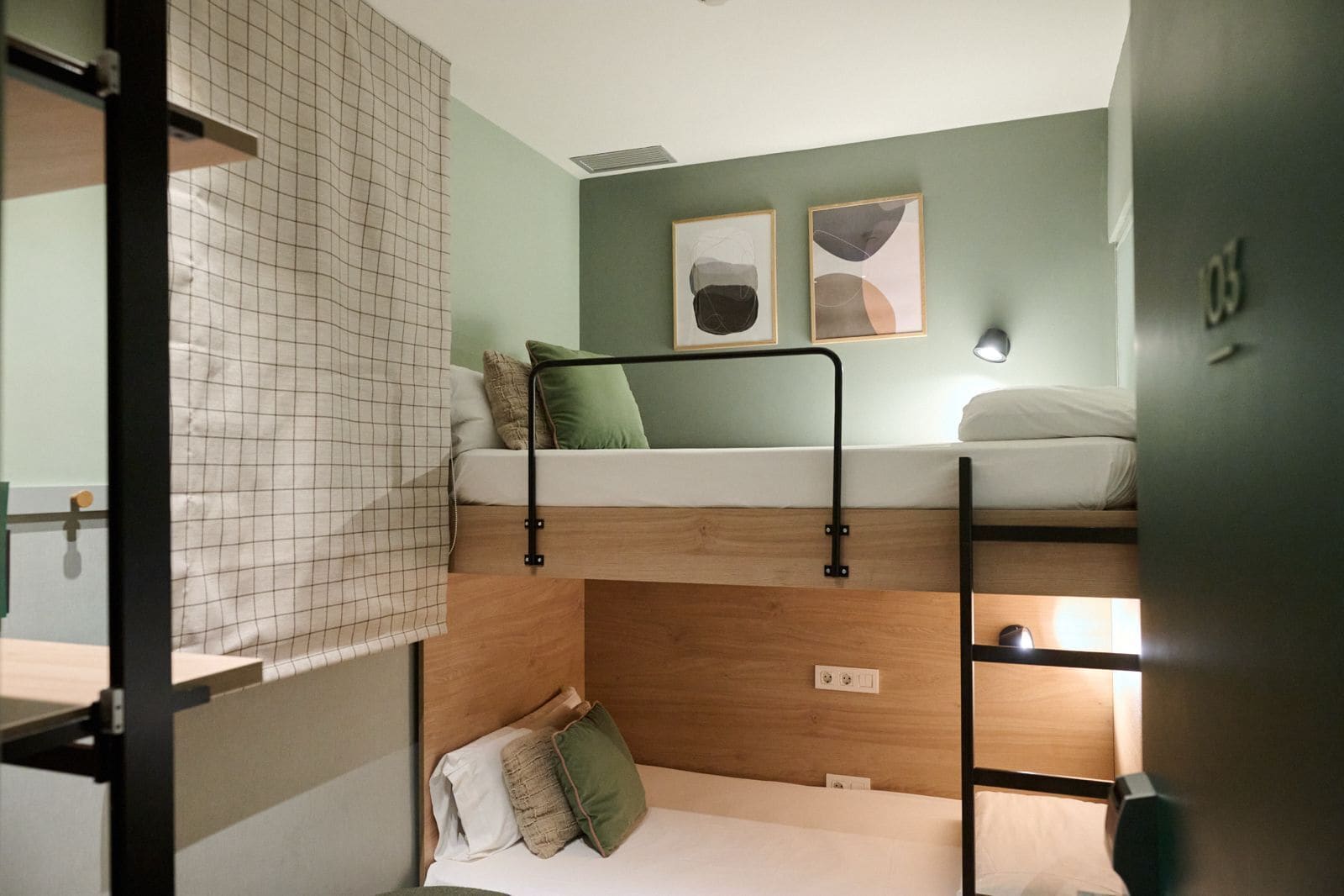Colchones con pillow-top, wifi gratis y ropa de cama 