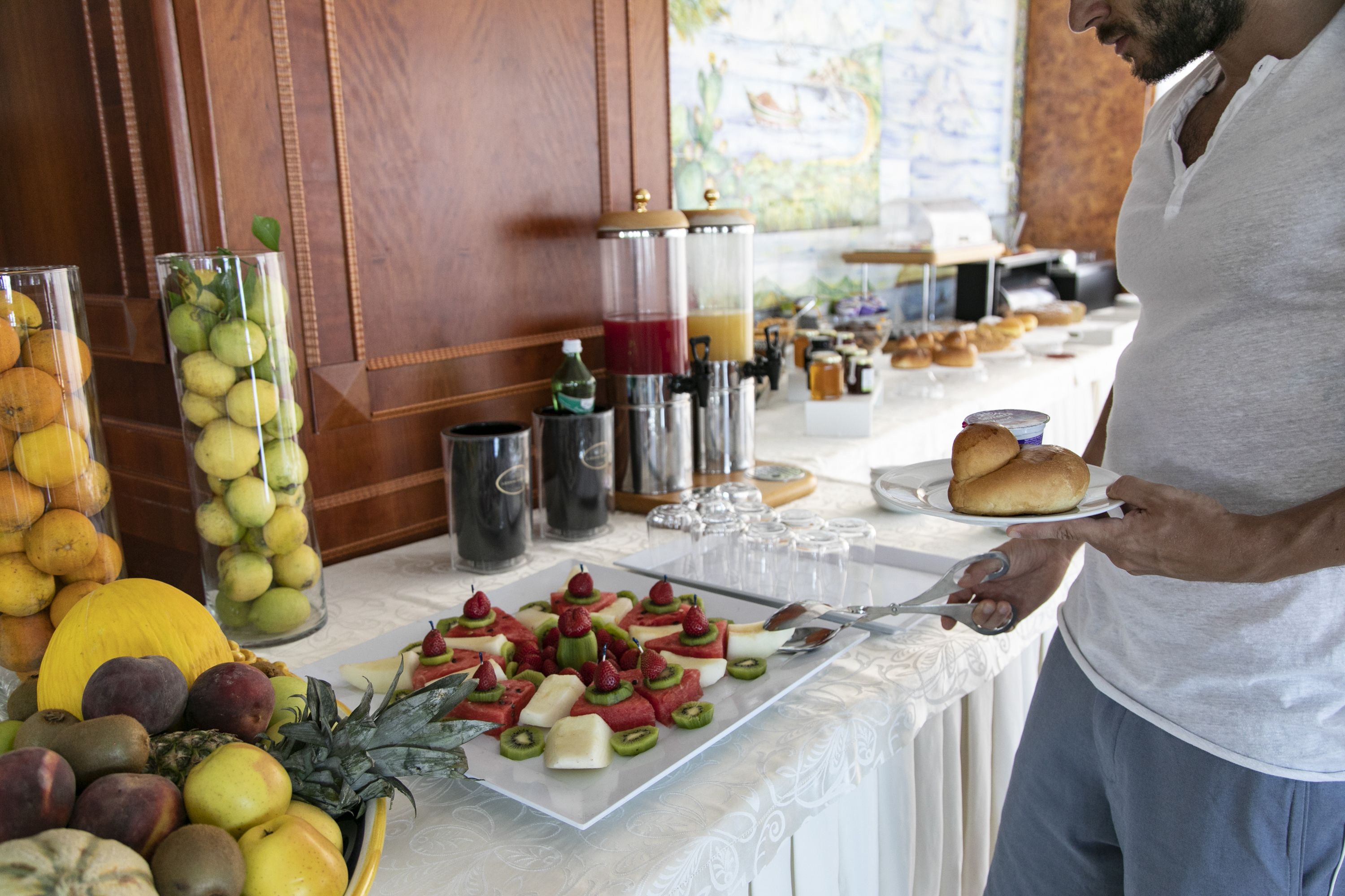 Free buffet breakfast 