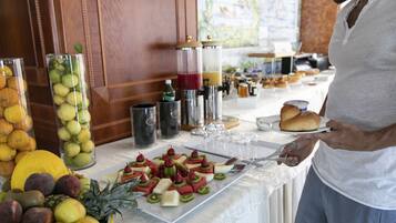 Free buffet breakfast