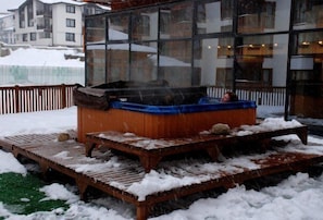 Bañera de hidromasaje exterior