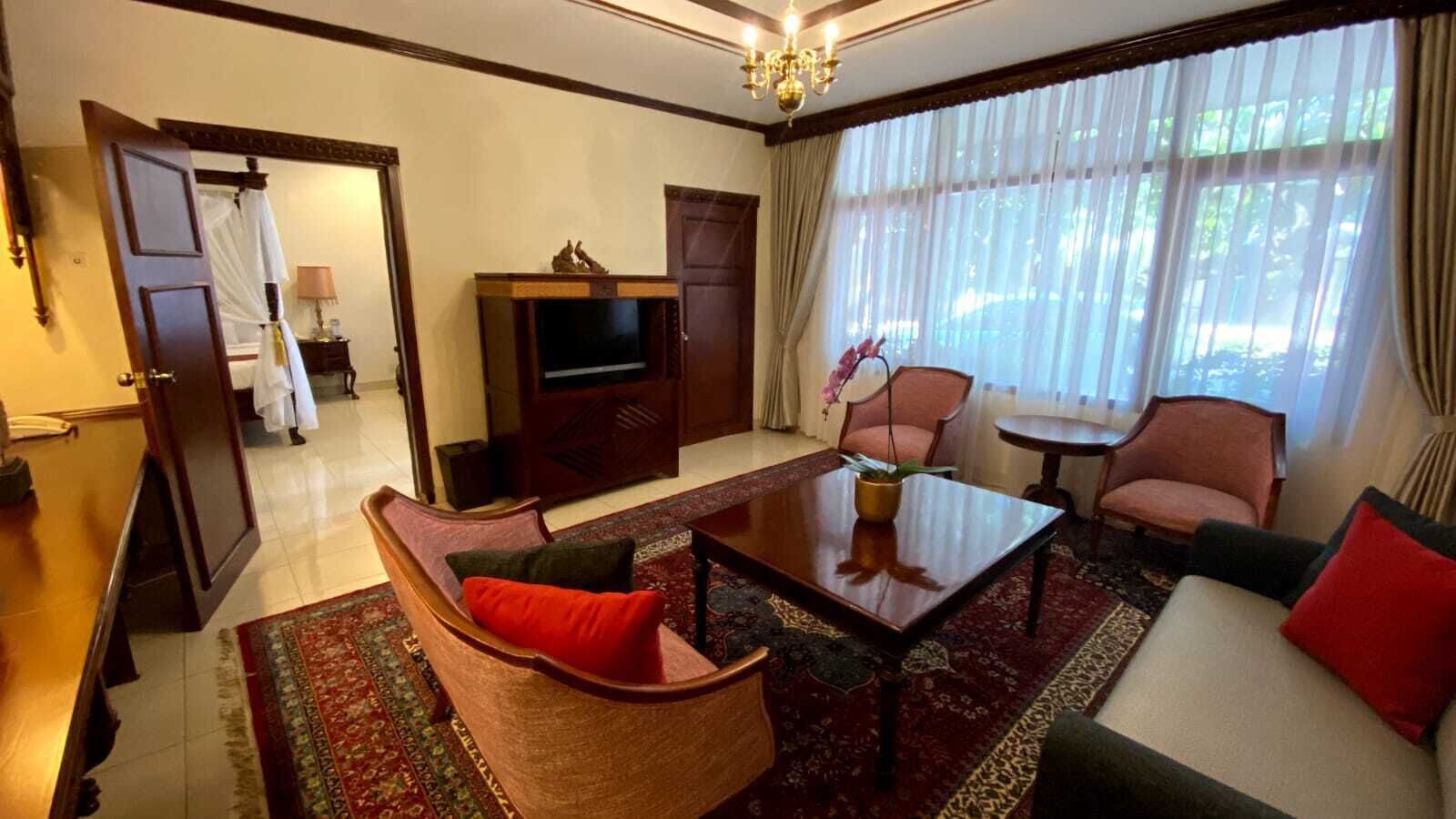 Bungalow (Suite) | Living area | LCD TV