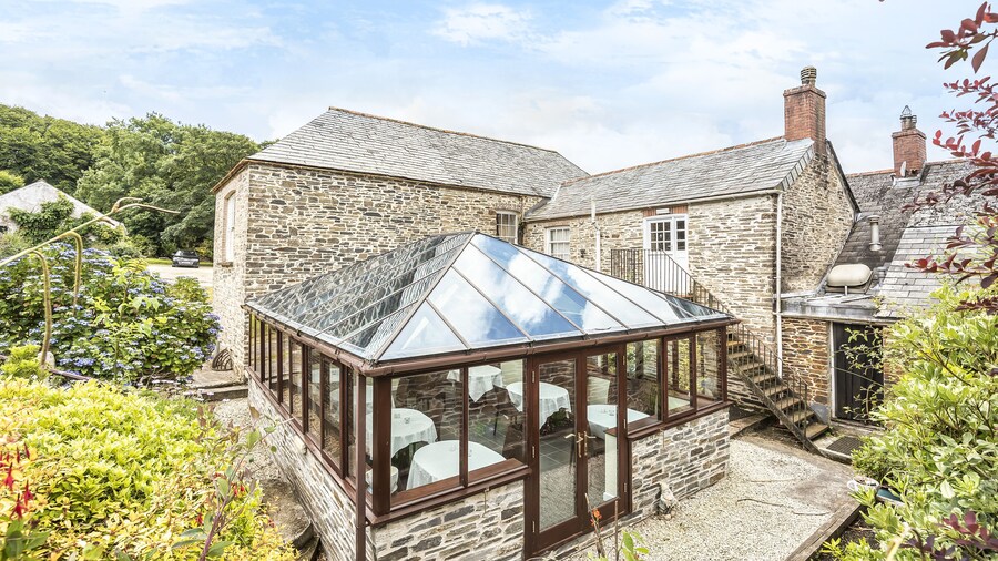 Trehellas House Hotel and Courthouse Restaurant