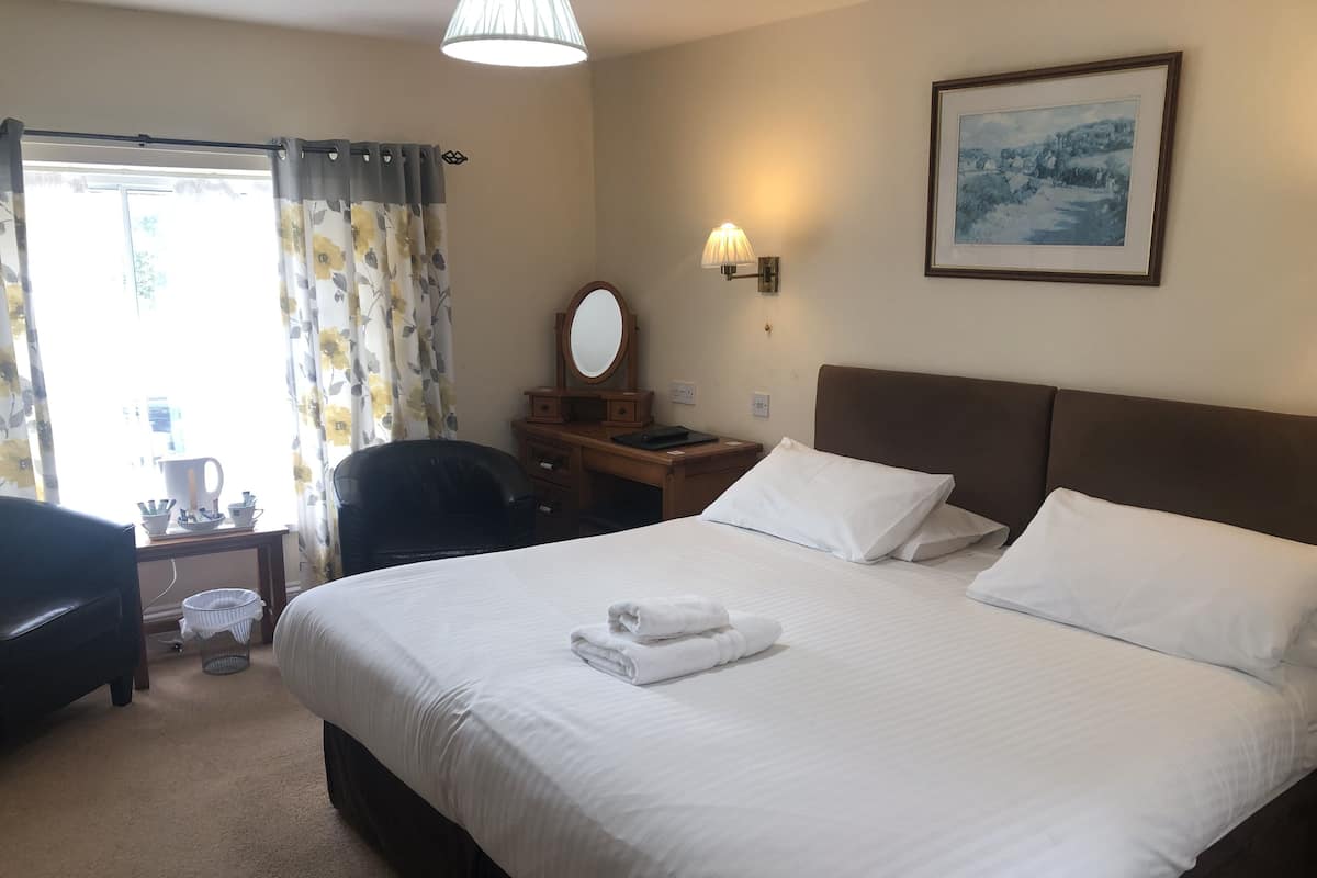 Superior Double Room | Desk, free WiFi, bed sheets