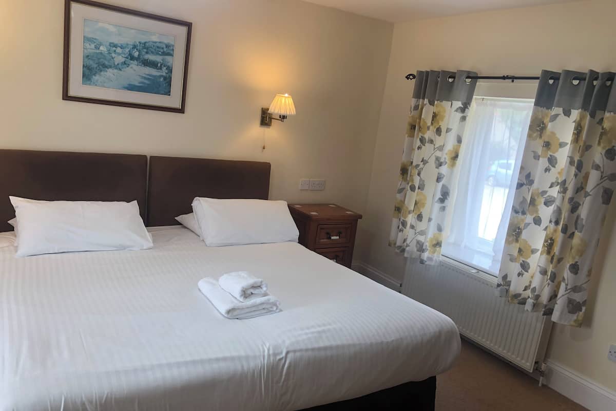 Desk, free WiFi, bed sheets