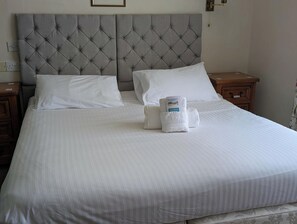 The Courtroom Suite | Desk, laptop workspace, iron/ironing board, free WiFi - Trehellas House Hotel and Courthouse Restaurant (Bodmin)