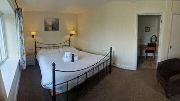 Desk, laptop workspace, iron/ironing board, free WiFi