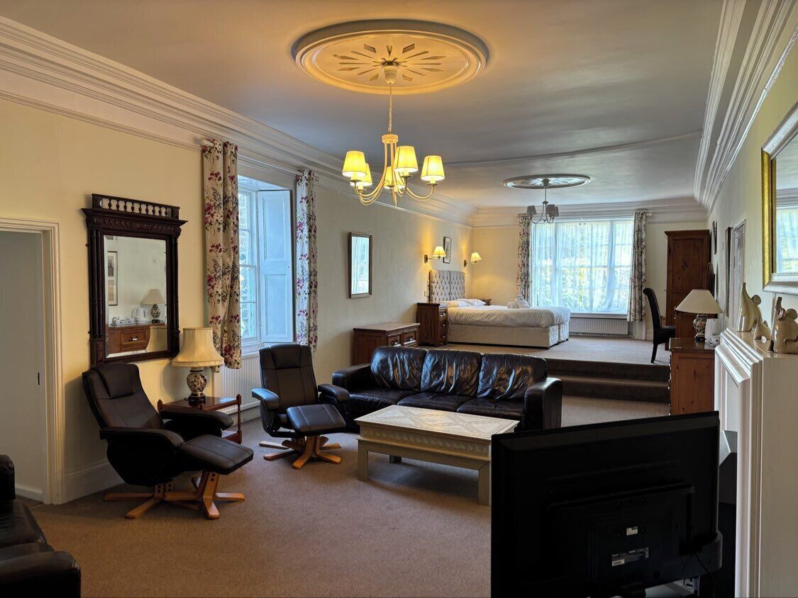 行政双人房 | 办公桌、笔记本电脑工作区、熨斗/熨板、免费 WiFi