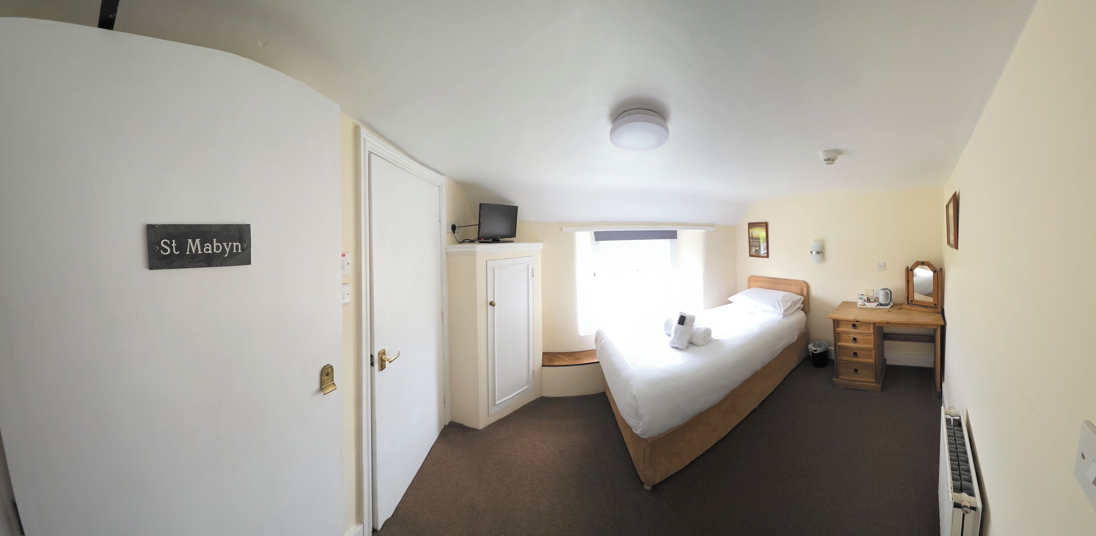 Classic Single Room | Desk, laptop workspace, iron/ironing board, free WiFi