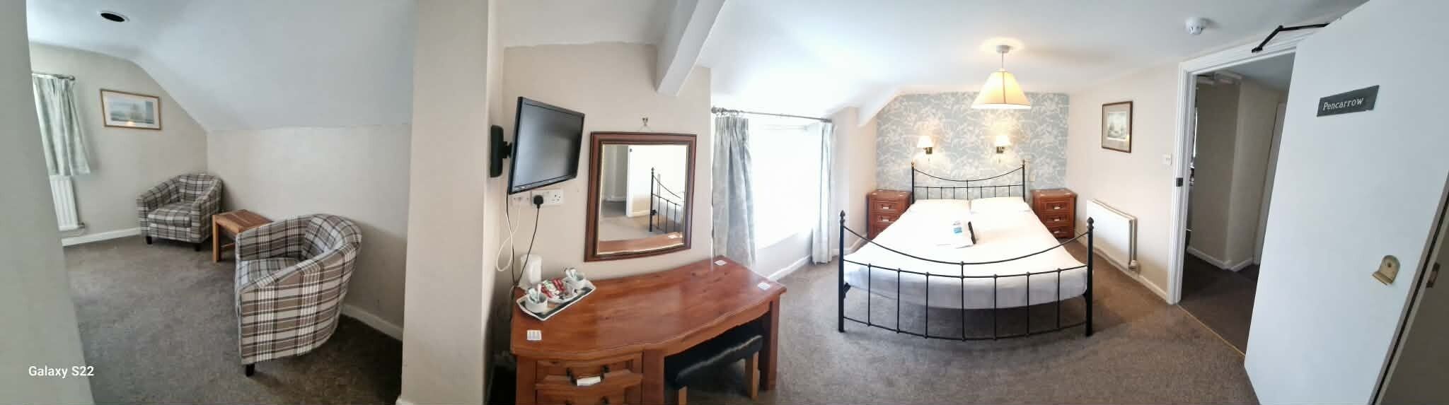 Classic Double Room | Desk, laptop workspace, iron/ironing board, free WiFi