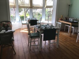 Desayuno completo incluido todos los días 