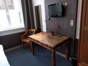 Individually decorated, individually furnished, soundproofing, free WiFi