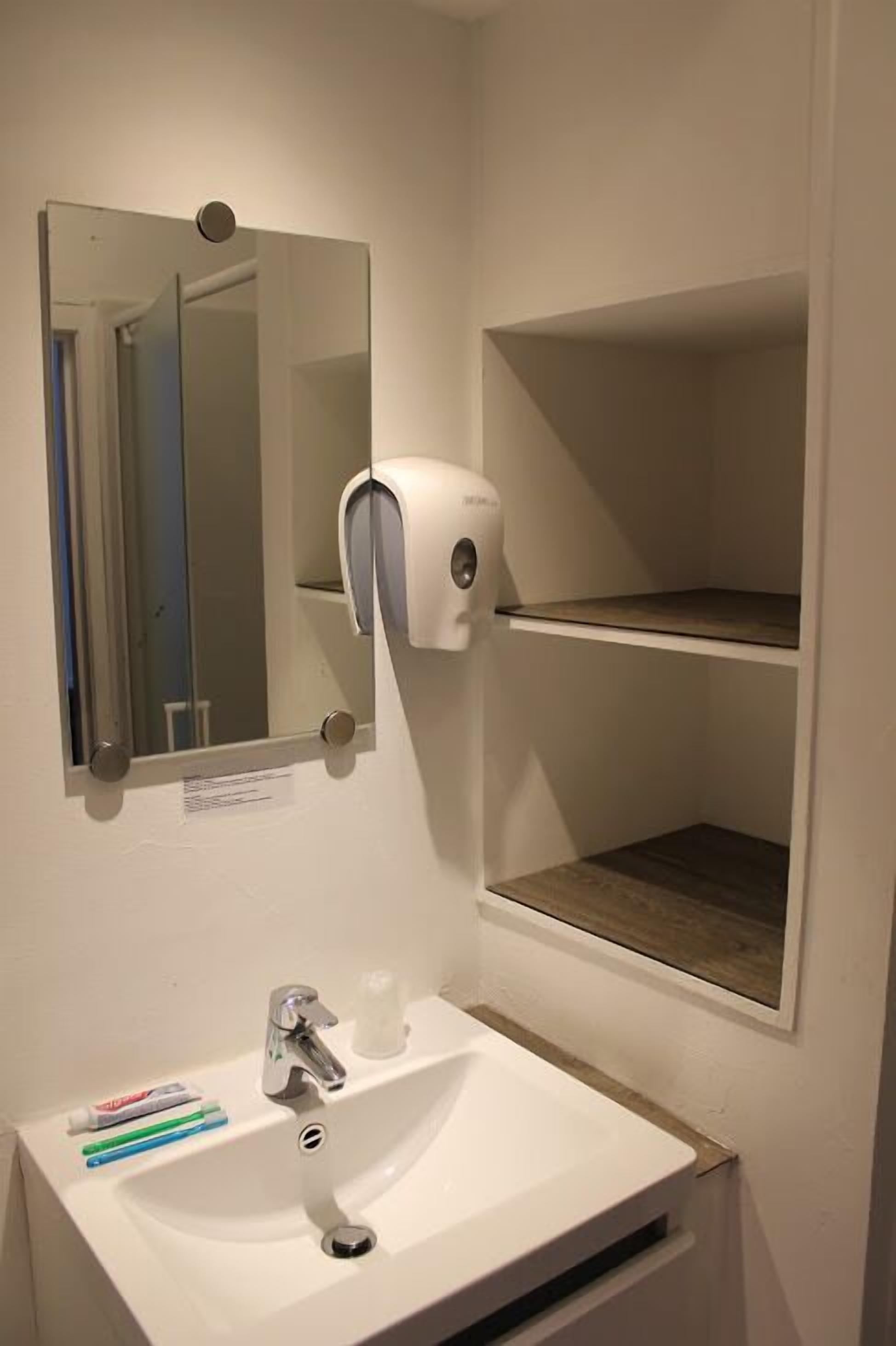 Photo - Canalview Hotel Ter Reien