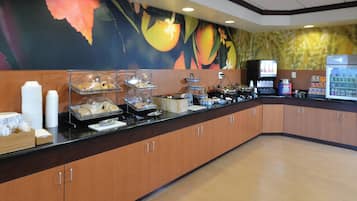 Free daily continental breakfast