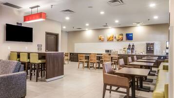 Tägliches inbegriffenes Frühstück zum Mitnehmen