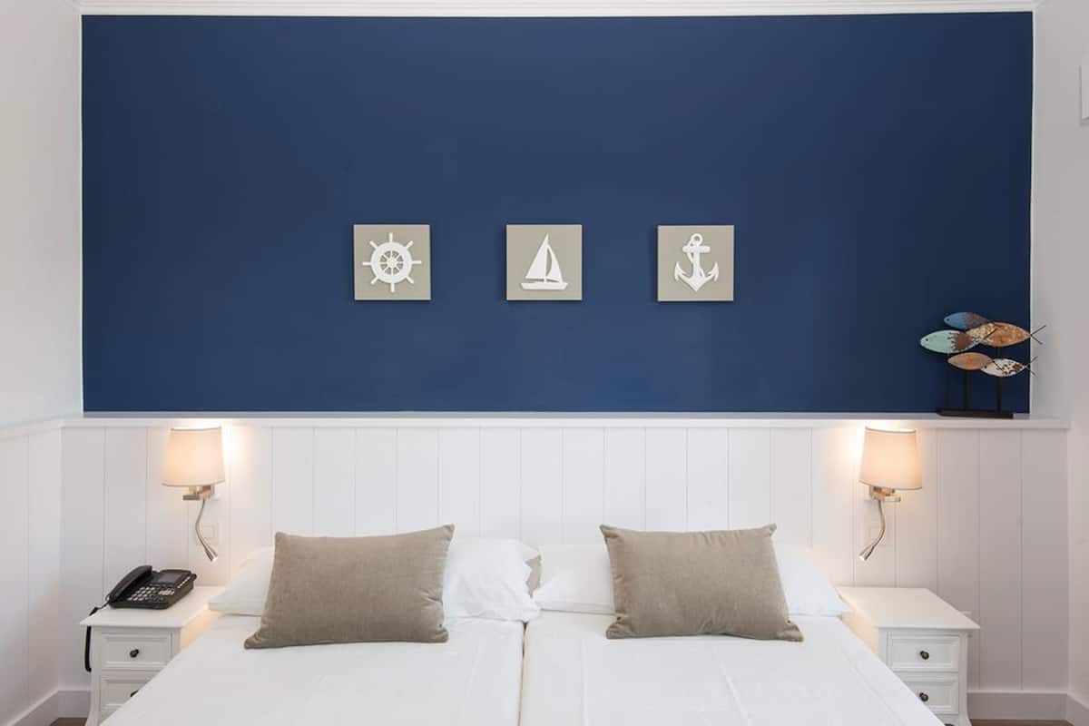 1 slaapkamer, een kluis op de kamer, een bureau, gratis wifi