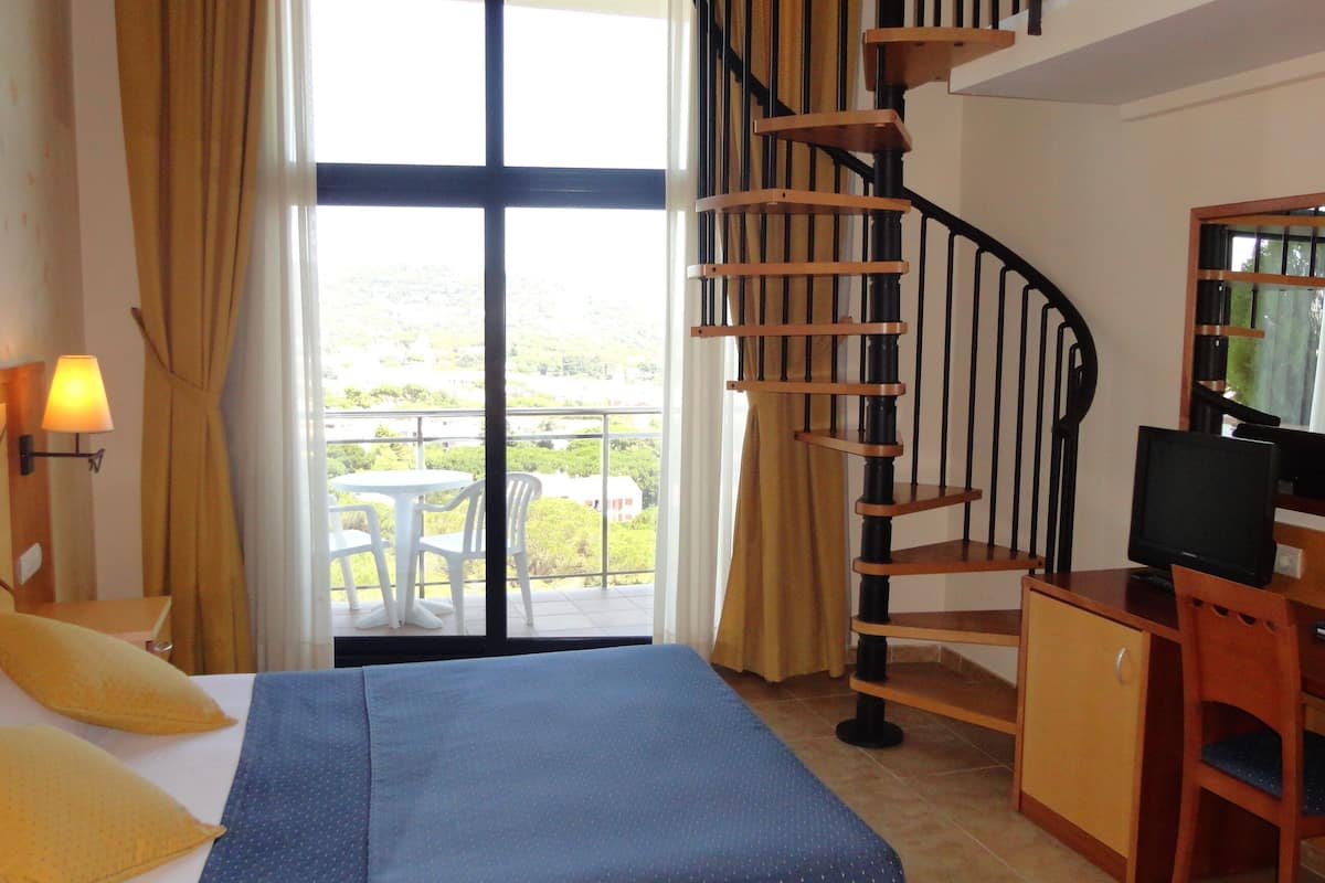 duplex (studio) | 1 bedroom, in-room safe, desk, free wifi