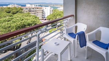 1 makuuhuone, minibaari, tallelokero huoneessa, työpöytä